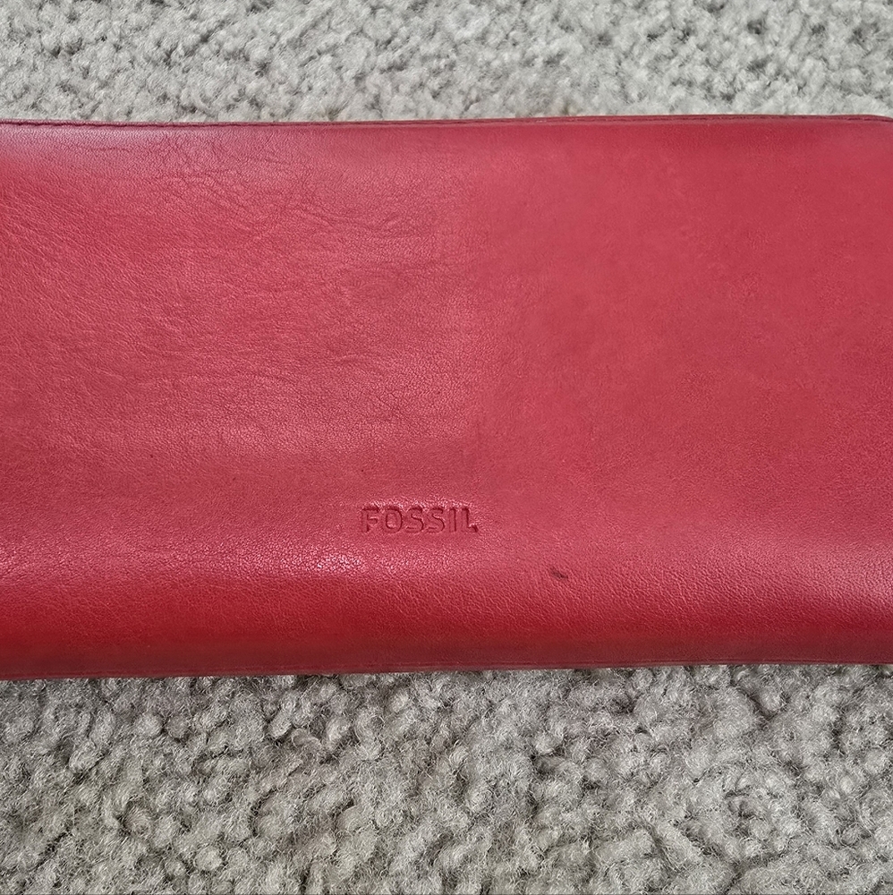 Fossil Wallet Emma Crimson Red Full Zip Large Wrislet Leather Clutch Organizer - Picture 3 of 7